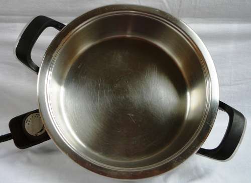 A Selection of 3 AMC 24 cm Stainless Steel Pots