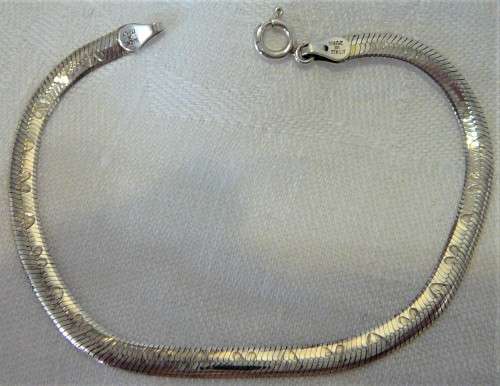 A Fine Link Sterling Silver Bracelet - Made in Italy