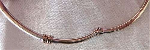 An Unusual 9ct Yellow and White Gold Oval Shaped Bracelet