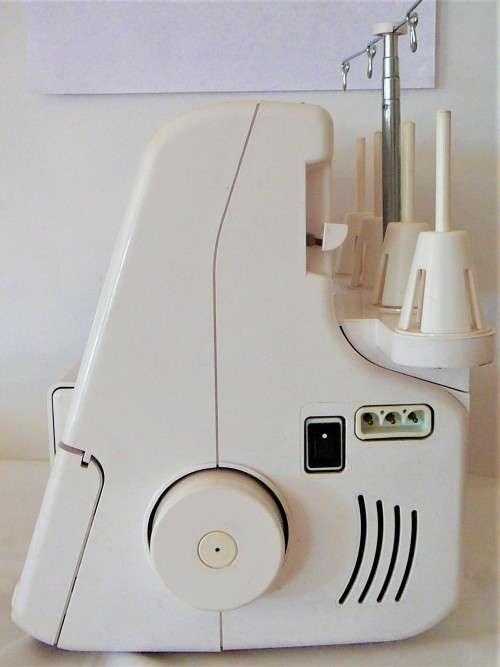 A 4 Thread  Elna Overlocker Model 624DSE - Not Working
