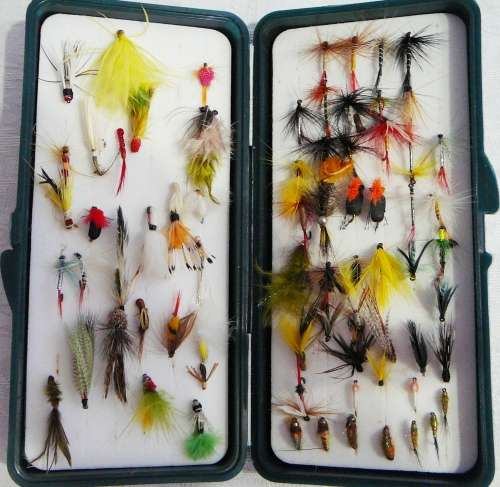 WOW Everything for the Fly Fisherman Who Want Ties His Own Flys - Tools, Feathers, Hooks, Books, Net