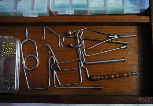 WOW Everything for the Fly Fisherman Who Want Ties His Own Flys - Tools, Feathers, Hooks, Books, Net
