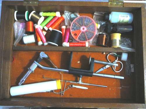 WOW Everything for the Fly Fisherman Who Want Ties His Own Flys - Tools, Feathers, Hooks, Books, Net