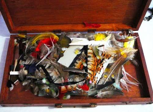 WOW Everything for the Fly Fisherman Who Want Ties His Own Flys - Tools, Feathers, Hooks, Books, Net