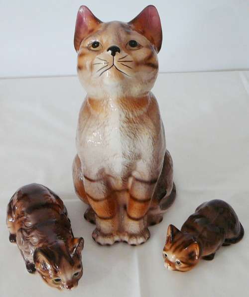 3 Adorable Tabby Cats - Elweco Japan