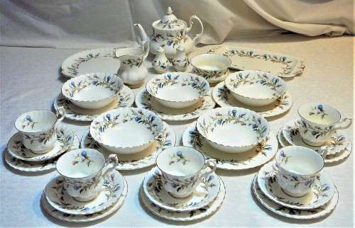 A 32 Piece Royal Albert Set - 'Brigadoon'