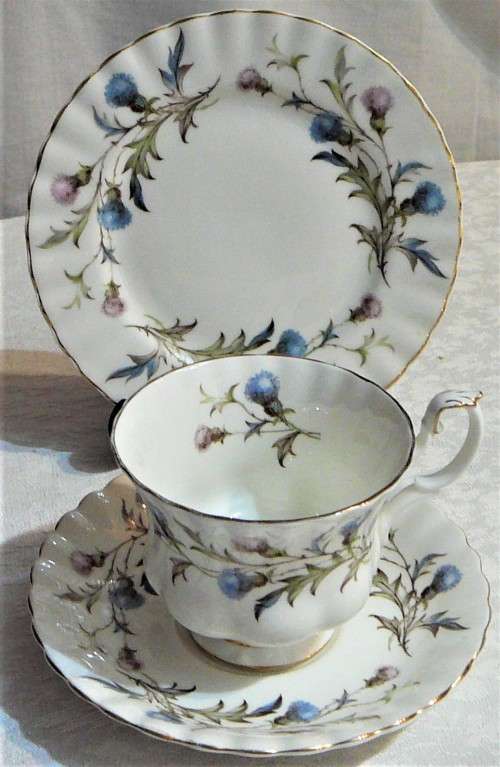 A 32 Piece Royal Albert Set - 'Brigadoon'