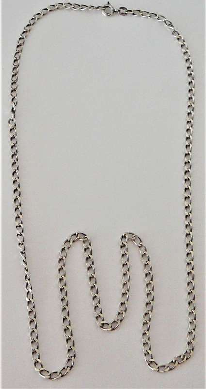 A Superb Sterling Silver Necklace Chain