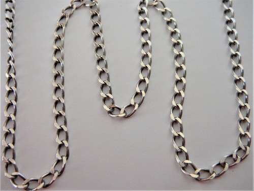 A Superb Sterling Silver Necklace Chain