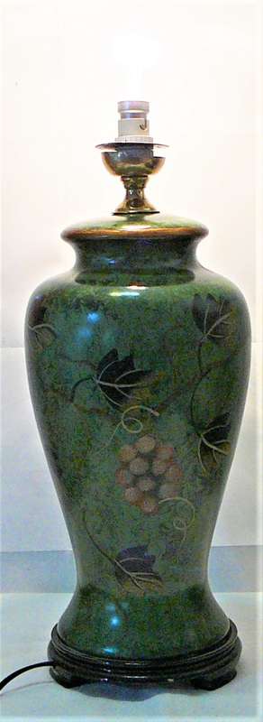 An Very Pretty Oriental Style Table Lamp