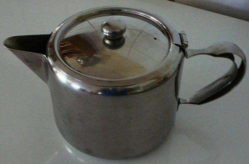 Medium Stainless Steel Tea Pot 1 Lit Capacity