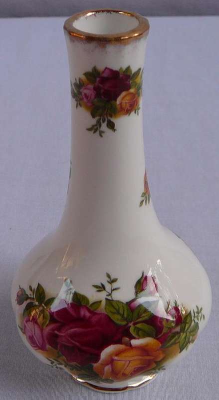 Royal Albert Specimen Vase Old Country Roses
