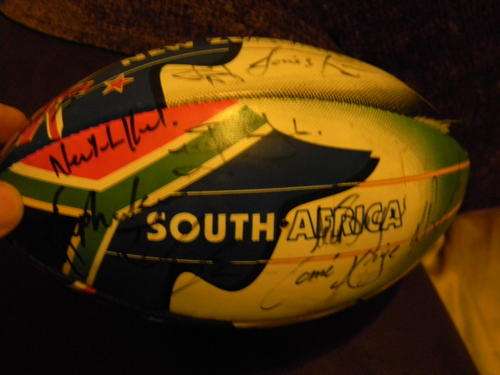 2003 Tri nations ball signed by 20 boks.