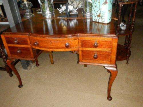 1950's Queen Anne mahogany desk - L 1.15cm W 58cm, H 80cm - Excellent condition