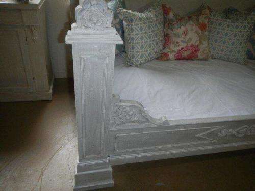 19th C oak 3/4 day bed - techniqued grey - L 2.16cm, w 1.27cm, H 1.17cm