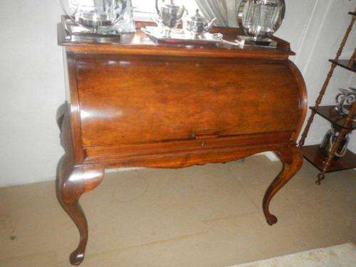 Late 19th Century continental walnut cylinder desk - L 1.18, W 70cm, H 1.10cm