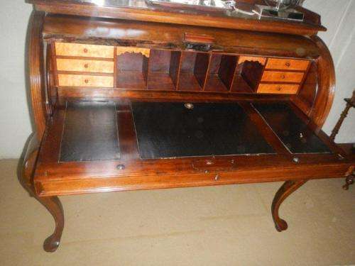 Late 19th Century continental walnut cylinder desk - L 1.18, W 70cm, H 1.10cm