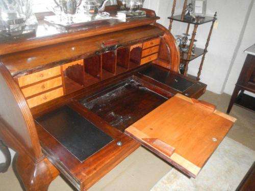 Late 19th Century continental walnut cylinder desk - L 1.18, W 70cm, H 1.10cm
