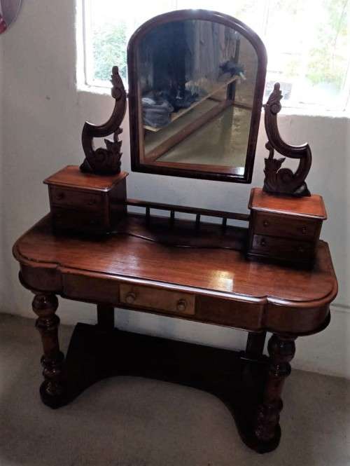 Victorian Mahogany Duchess dressing table