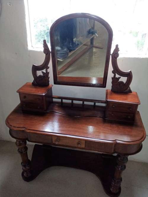 Victorian Mahogany Duchess dressing table