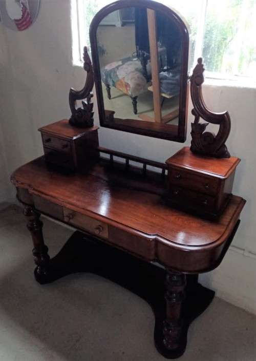 Victorian Mahogany Duchess dressing table