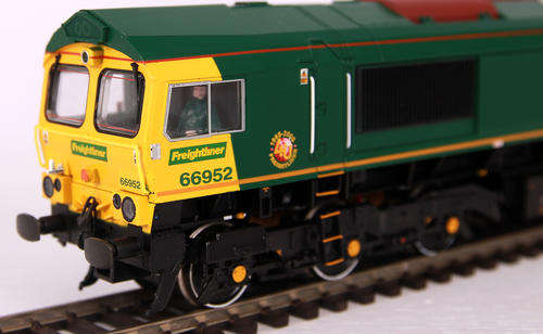 Bachmann Class 66 Diesel Freightliner (32-975)