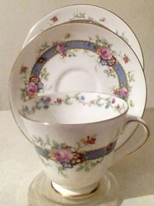 Delicate fine bone china Royal Doulton tea trio. Pattern H 4843 . Made 1943-1946.