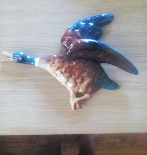 Set of three 1960s flying Mallard duck wall plaques. Very good condition. Buy Now option.