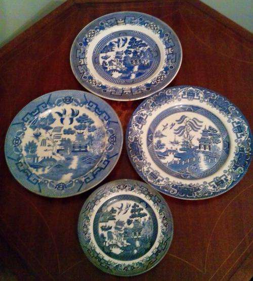 Four willow pattern plates-one bid takes all!