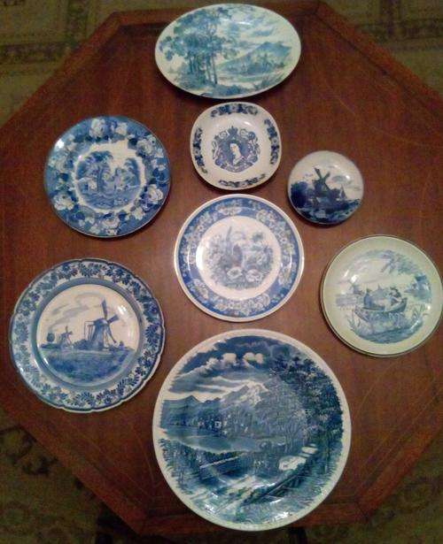 Plate jackpot-seven blue and white plates.One bid takes all!!