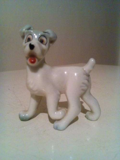 Wade figurine -Tramp- from Lady and the Tramp collection