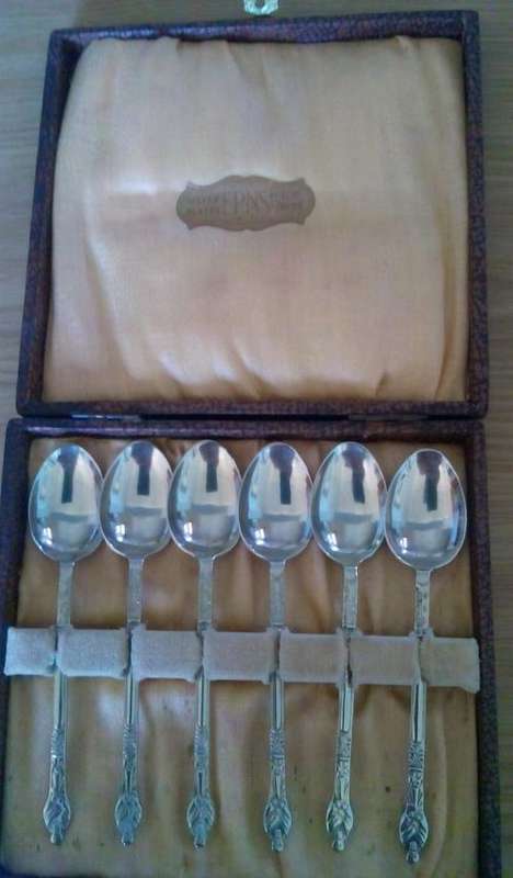 Cased set of six silver plated apostle spoons