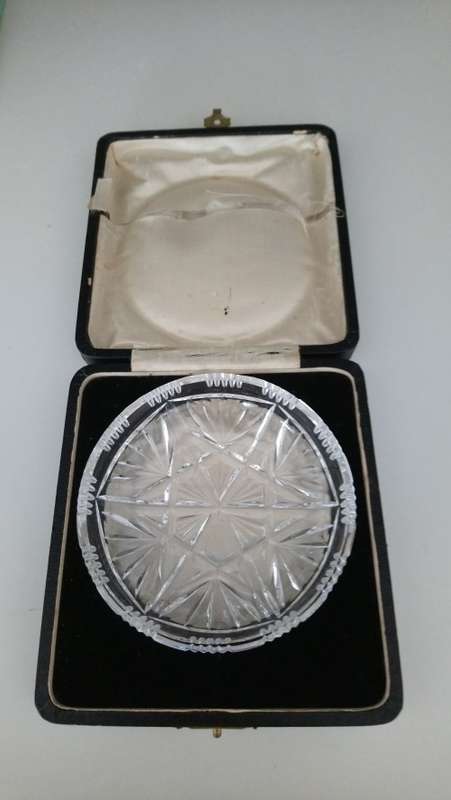 Crystal bon bon dish in case