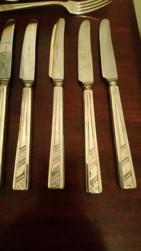 Ten rand per piece.. 18 Viners of Sheffield cutlery