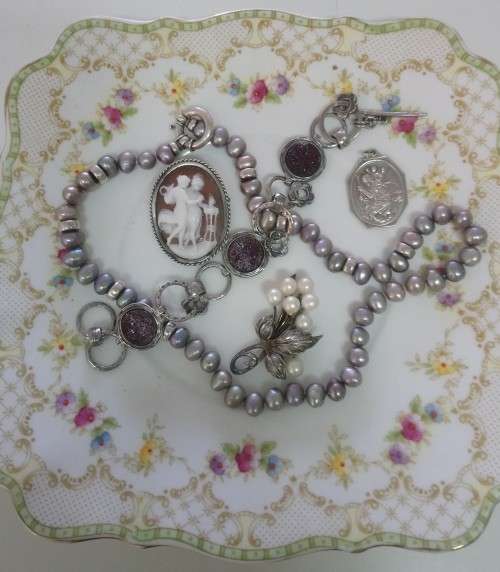 A lovely collection of beautiful silver jewellery