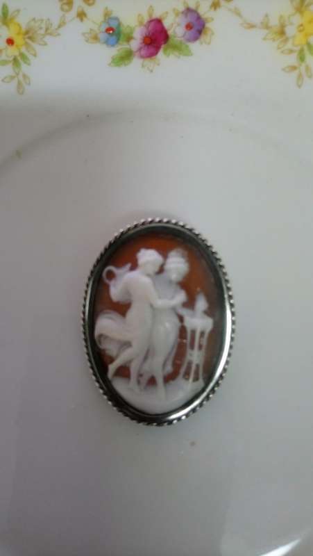 A lovely collection of beautiful silver jewellery