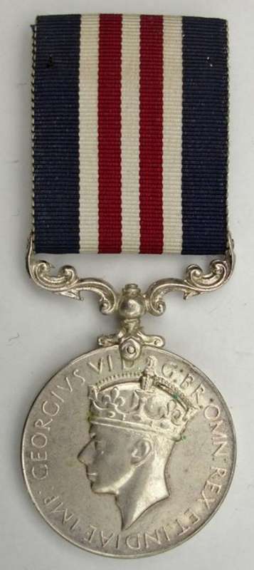"COPY" WW2 MILITARY MEDAL for BRAVERY IN THE FIELD - VERY GOOD "COPY"