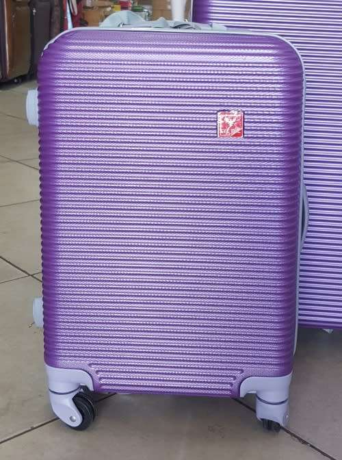 LUGGAGE SET OF 3..LIGHTWEIGHT, FULLY LINED & EXPANDABLE  - 50cm , 60cm , 70cm ...