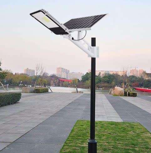 60W SOLAR LIGHTING KIT...COMPLETE WITH MOUNTING BRACKET...