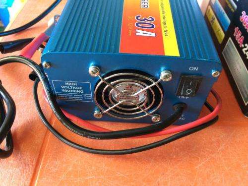 24V 15A BATTERY CHARGER ...CHARGE RATE INDICATOR ... QUALITY ITEM !!