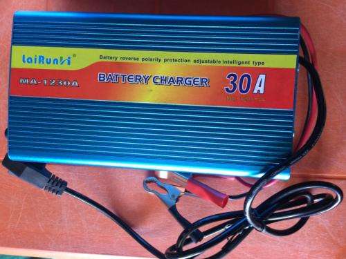 24V 15A BATTERY CHARGER ...CHARGE RATE INDICATOR ... QUALITY ITEM !!