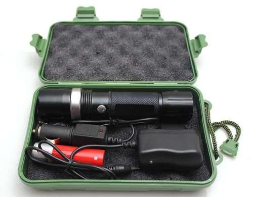 CREE LED RECHARGABLE METAL TORCH  - 1500 LUMENS - 1 X 18650 6800mah BATTERY - PROTECTIVE CASE