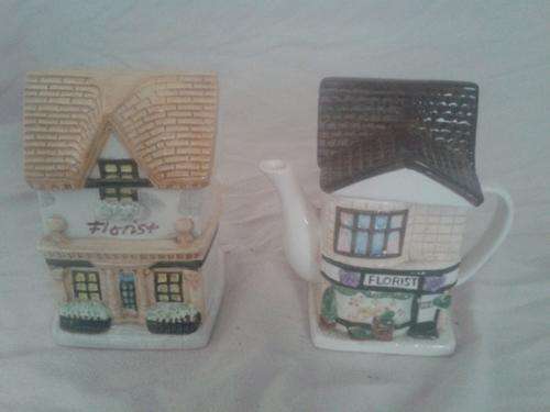 Ceramic Tea and Sugar Pot