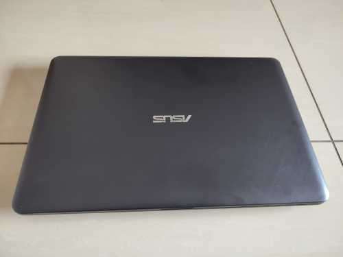 Asus Laptop R2000