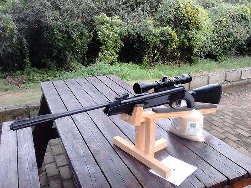 Webley Valuemax air rifle/pellet gun.