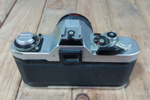 Canon AV-1 film camera +28mm f/2.8mm lens