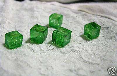 Crackle Glass Cube (6mm) - Pack of 10 - EMERALD