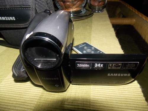 Samsung VP-DX100/XEU DVD Camcorder (34x Optical Zoom) Including remote control and spare disc