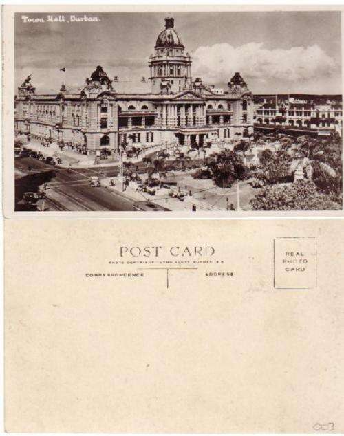 VINTAGE PICTURE POSTCARD - TOWN HALL DURBAN