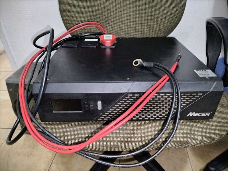 Mecer lobo 2400 - 1440 W ups inverter